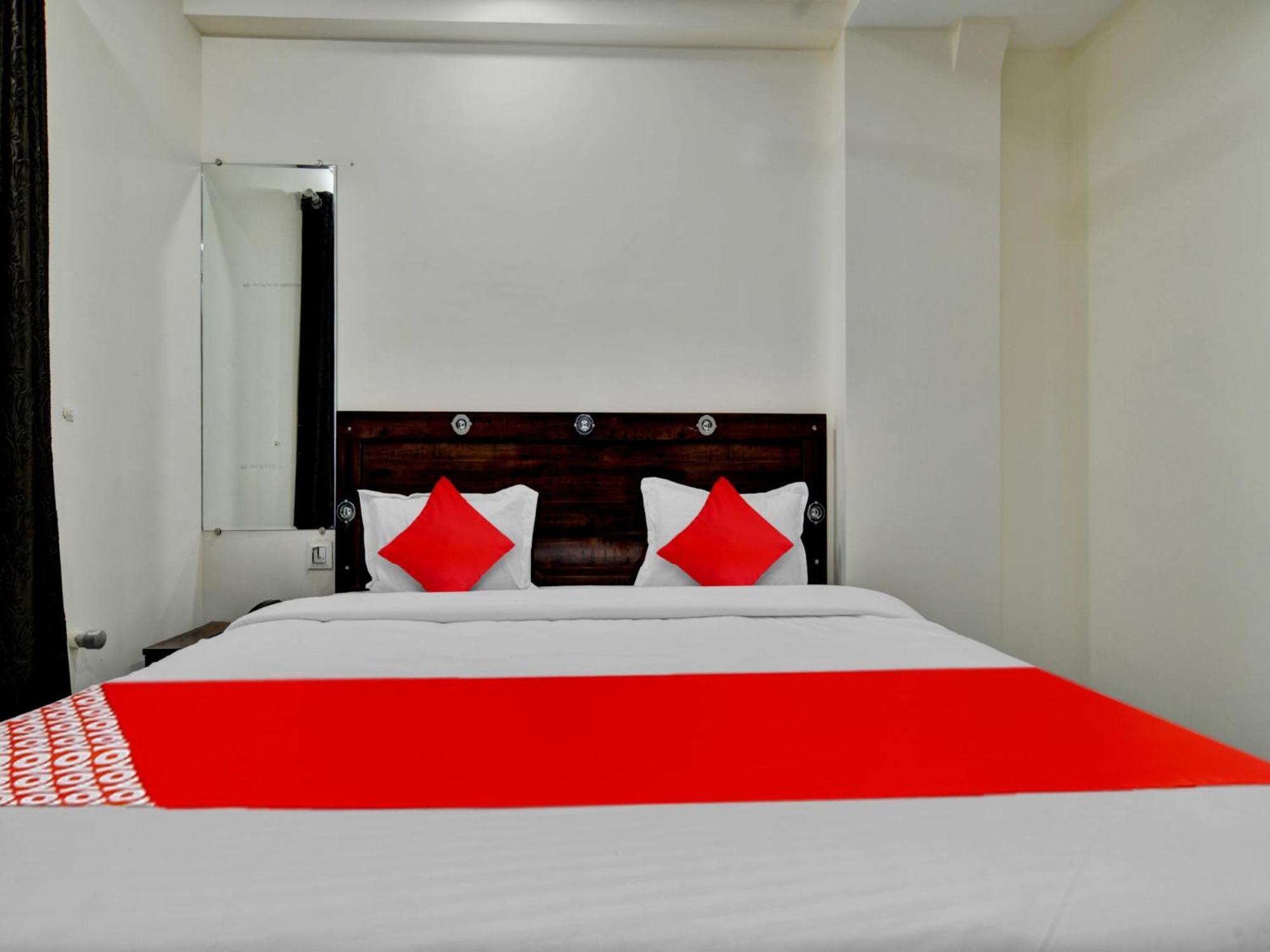 Oyo Hotel Dr Greens Indore Exterior photo