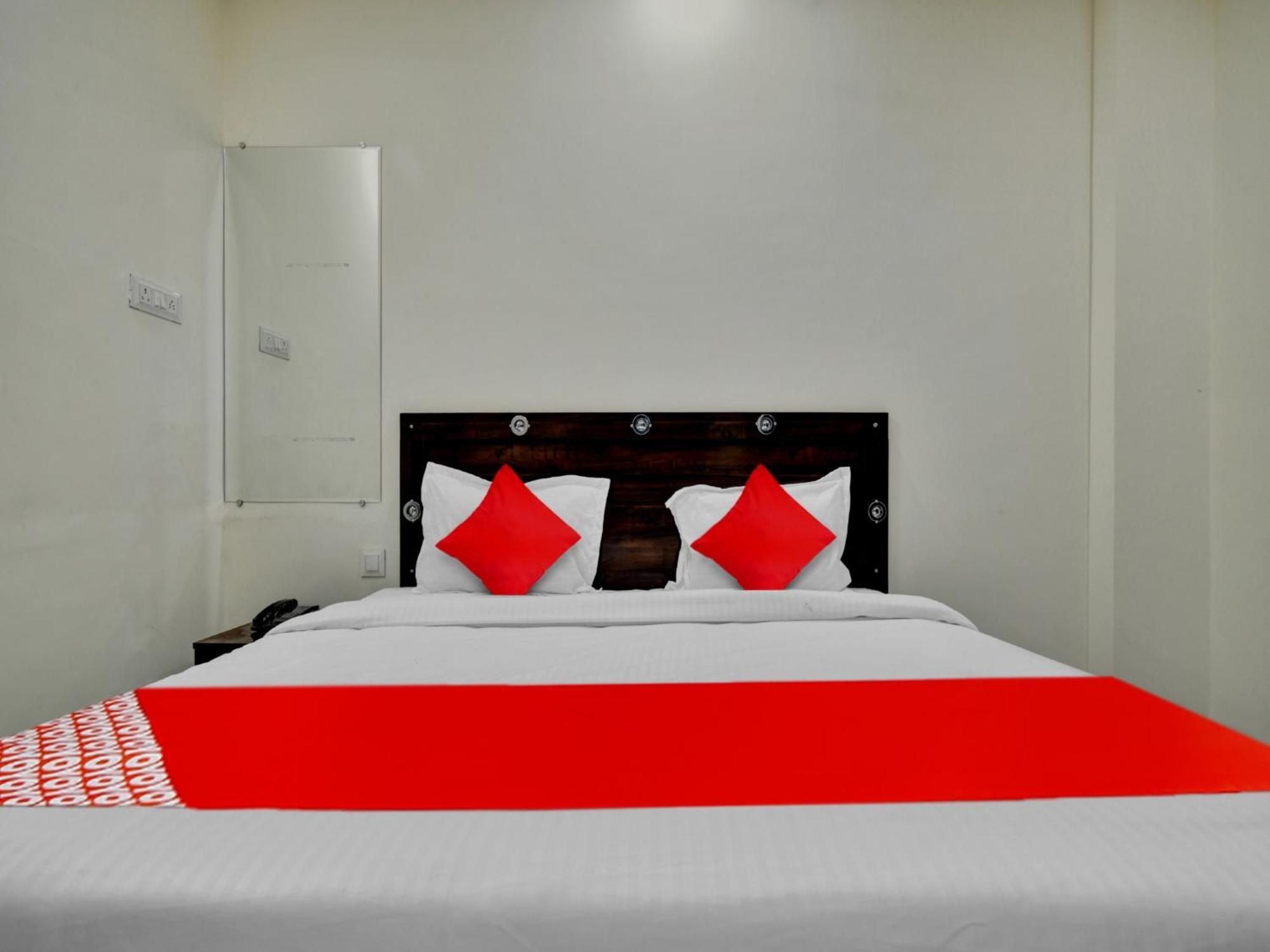 Oyo Hotel Dr Greens Indore Exterior photo